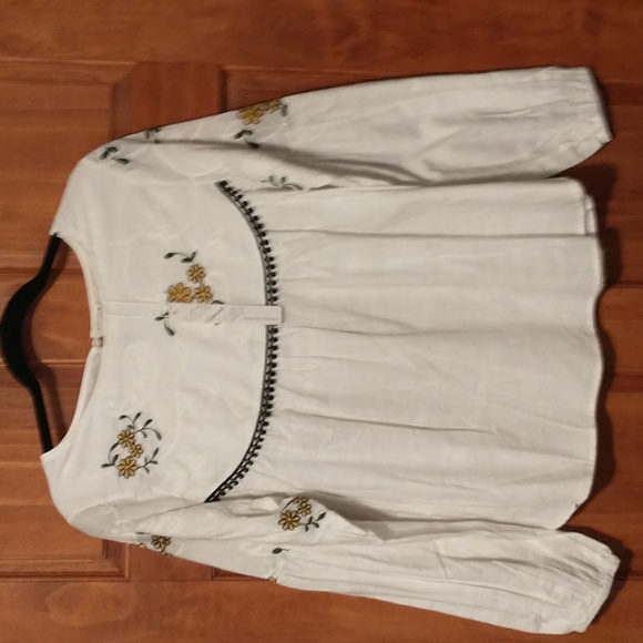 Gaovot woman's size M cotton blend top w balloon sleeves, ruching,embroidery NWT - Picture 1 of 11